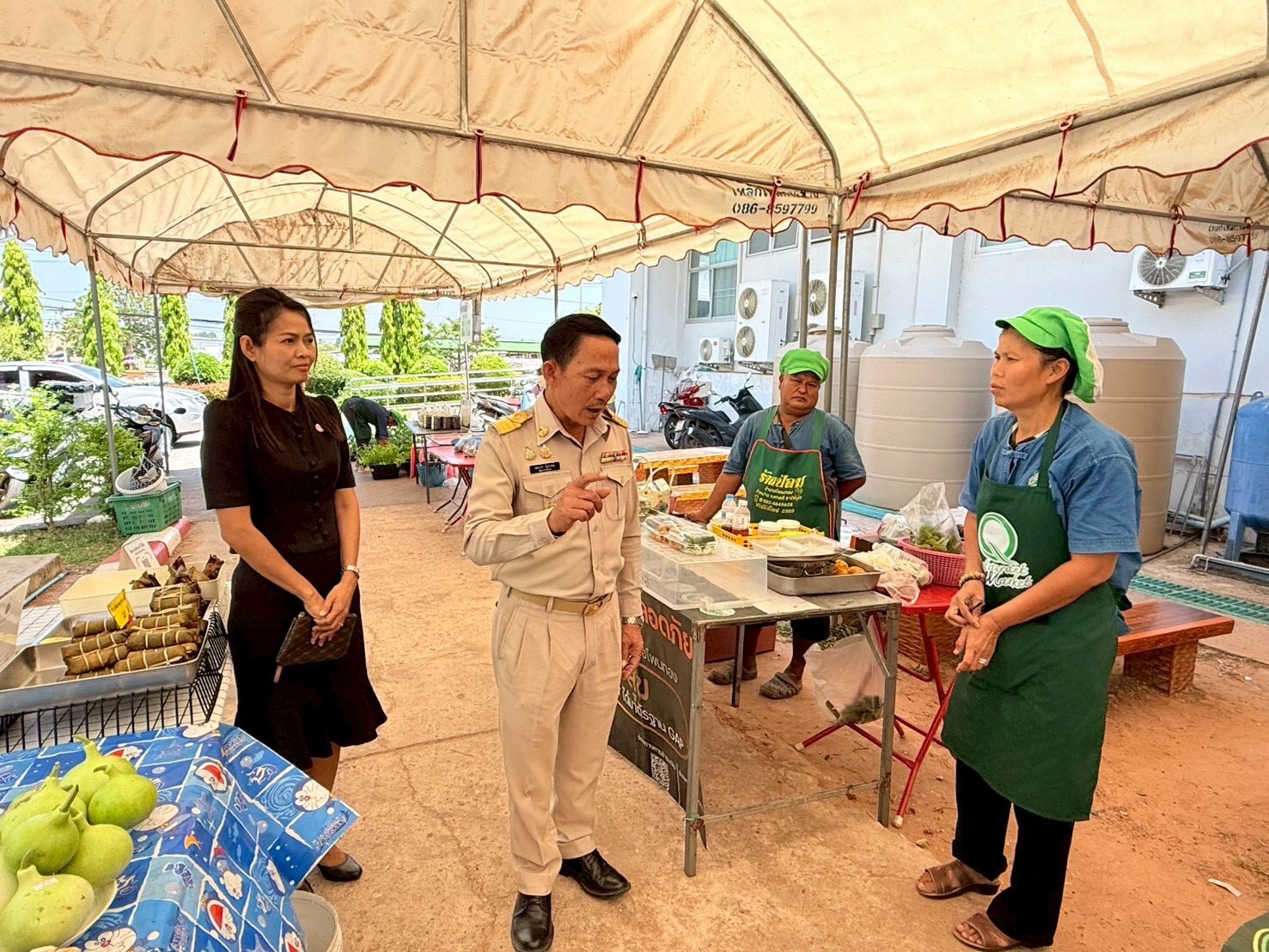 สพอ.โพนทอง : กิจกรรม Live สด จำหน่ายสินค้า OTOP และการส่งเสริมการใช้ประโยชน์ระบบ Click ชุมชน และ CDD AI